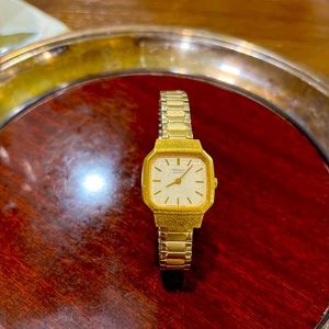 Vintage gold Seiko watch elastic band